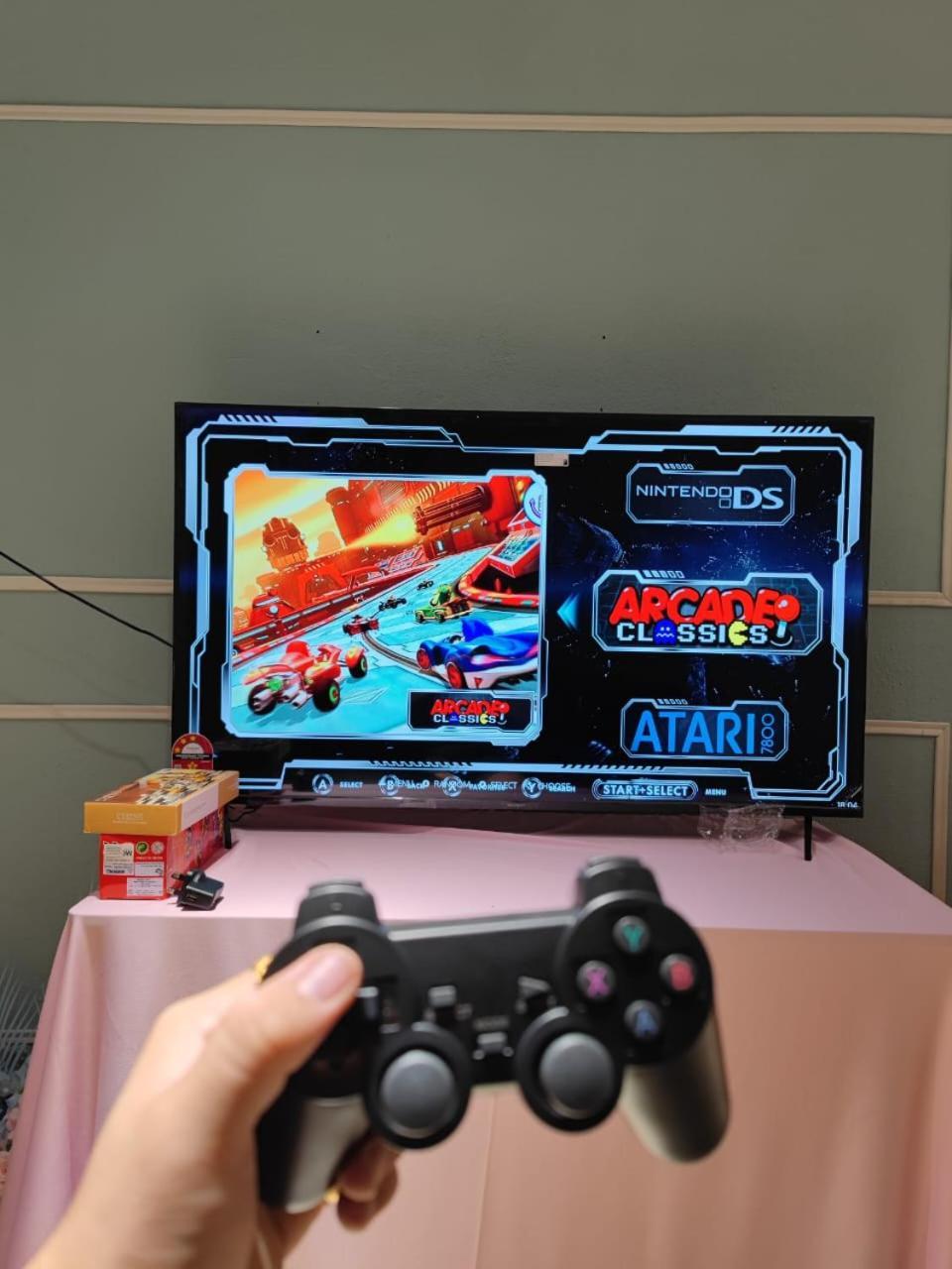Georgetown Family Ktv Theme Fun Staycation Up To 6 Pax Netflix Youtube Playstation Jelutong Exterior photo