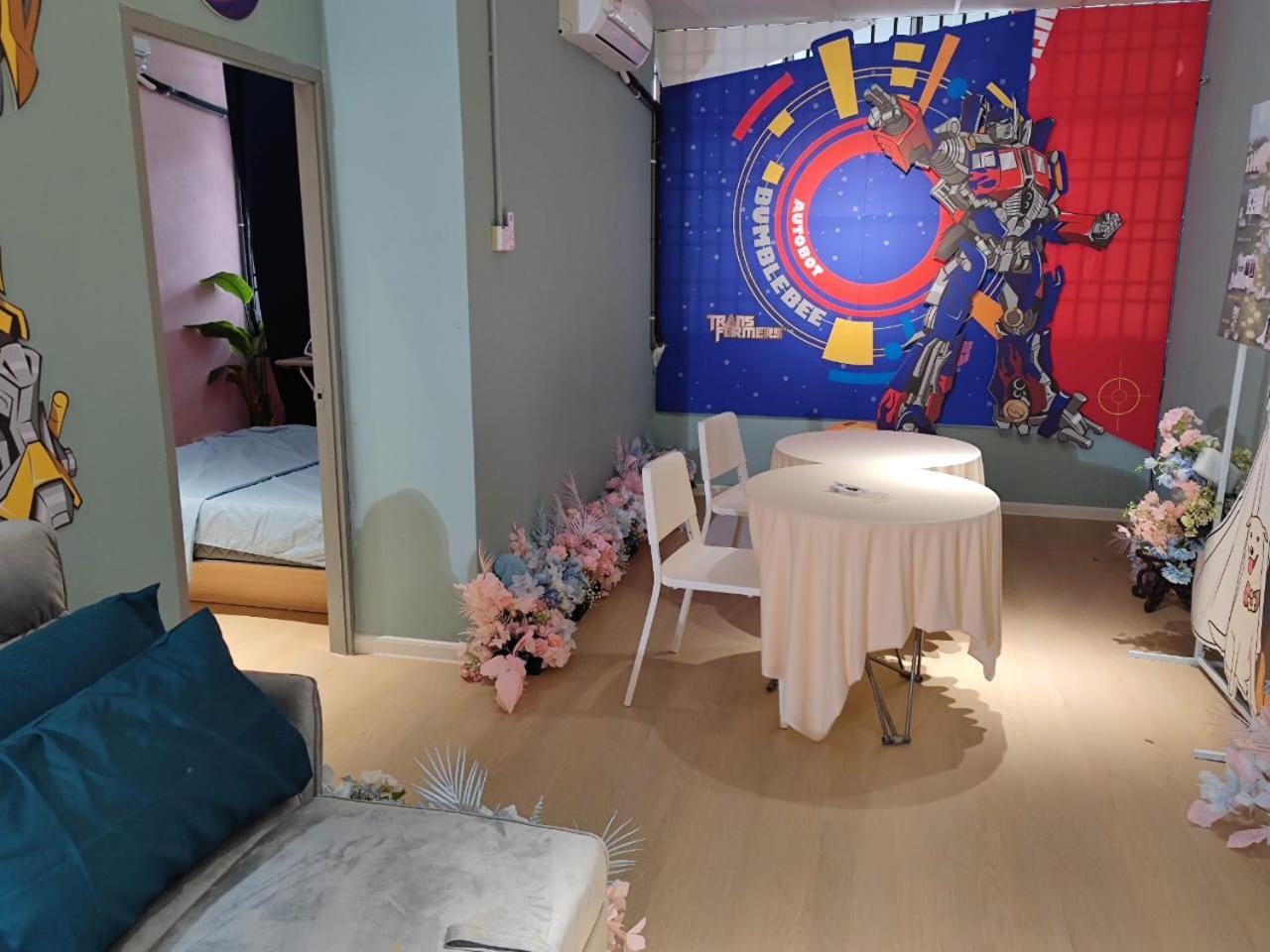 Georgetown Family Ktv Theme Fun Staycation Up To 6 Pax Netflix Youtube Playstation Jelutong Exterior photo
